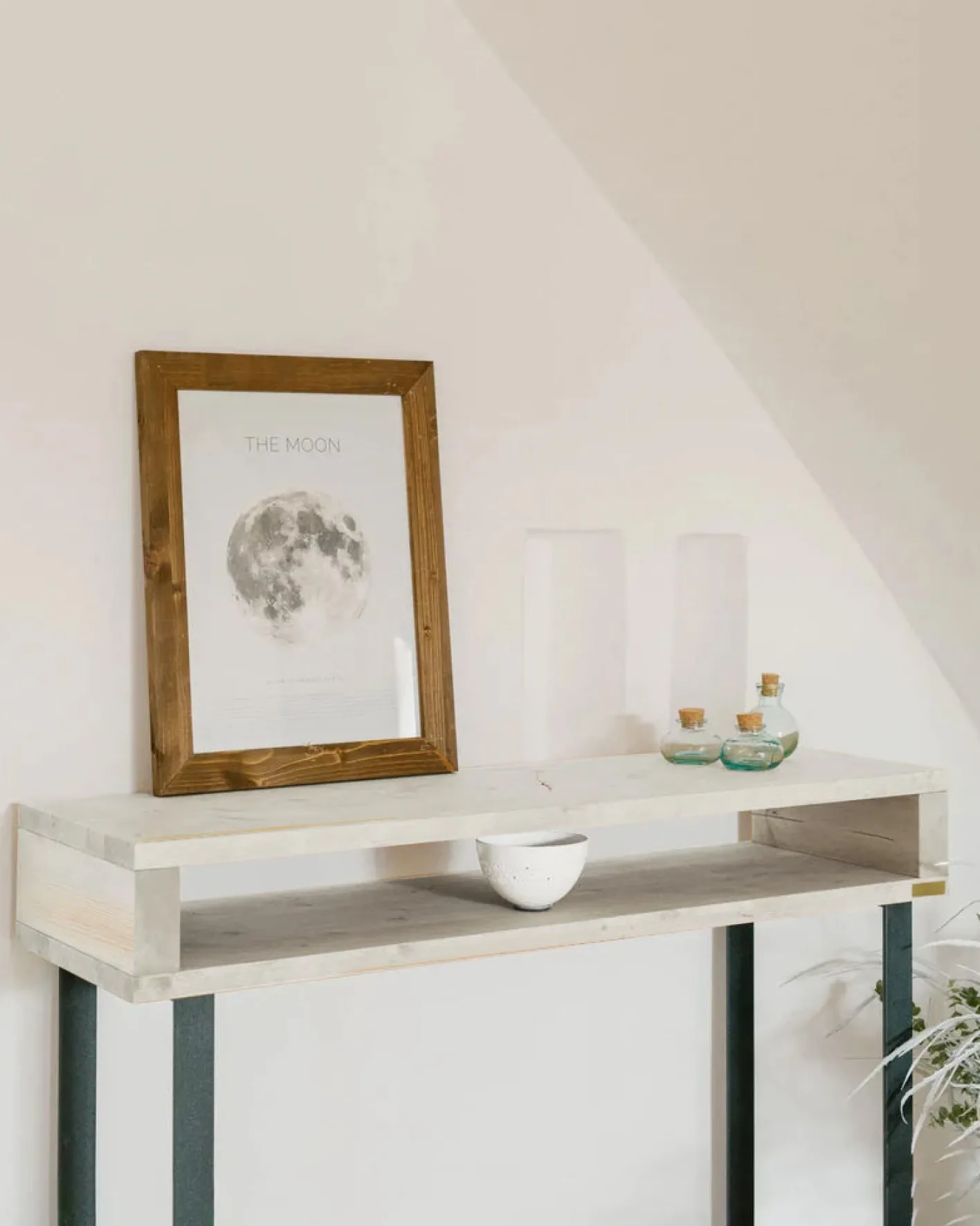 Clearance Hannun Console Niobe