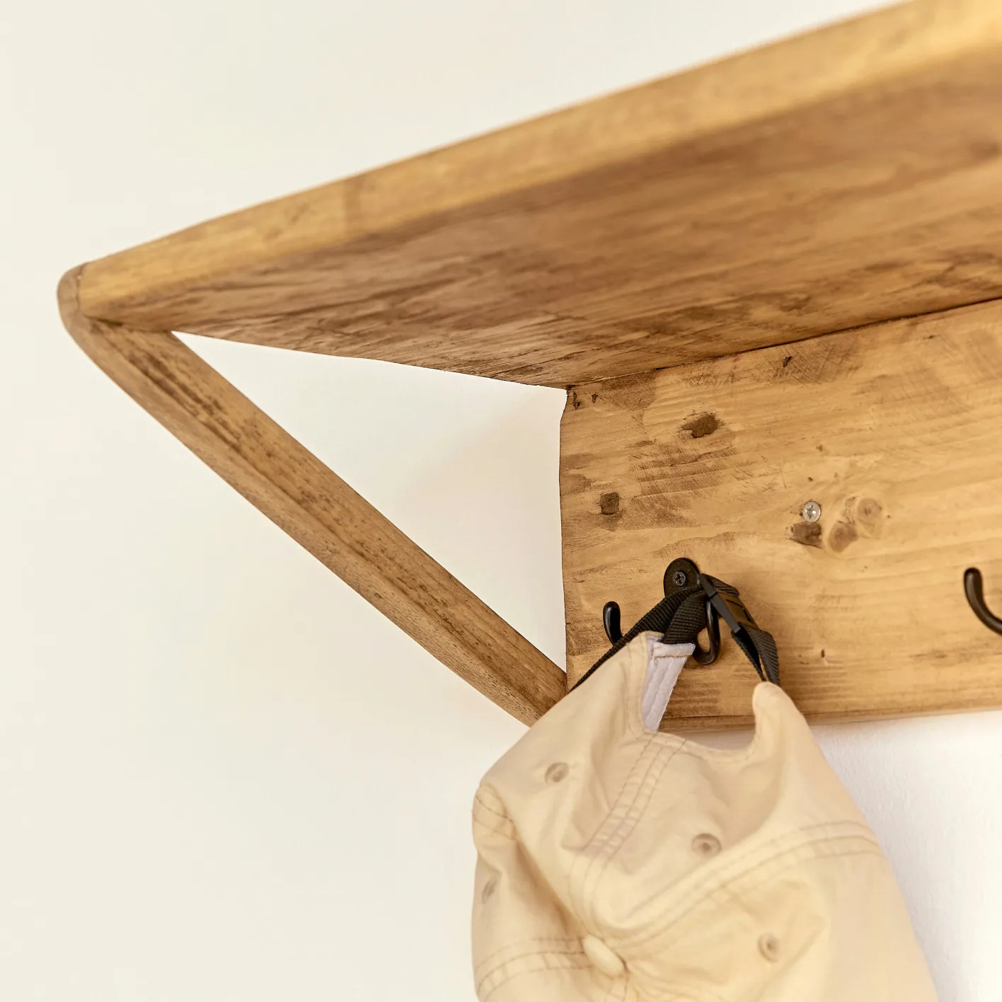 Sale Hannun Porte-manteau Oljon en bois recyclé