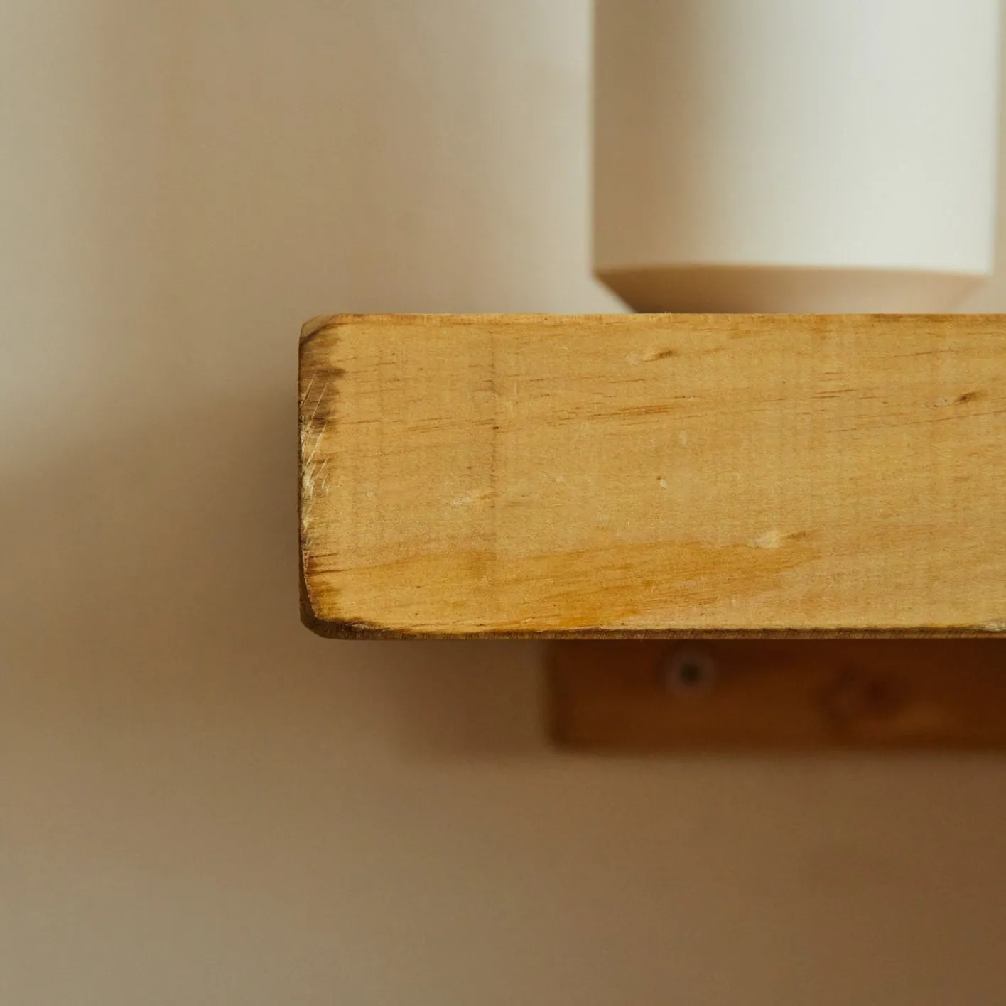 Best Sale Hannun Table de chevet Kapur Récupéré